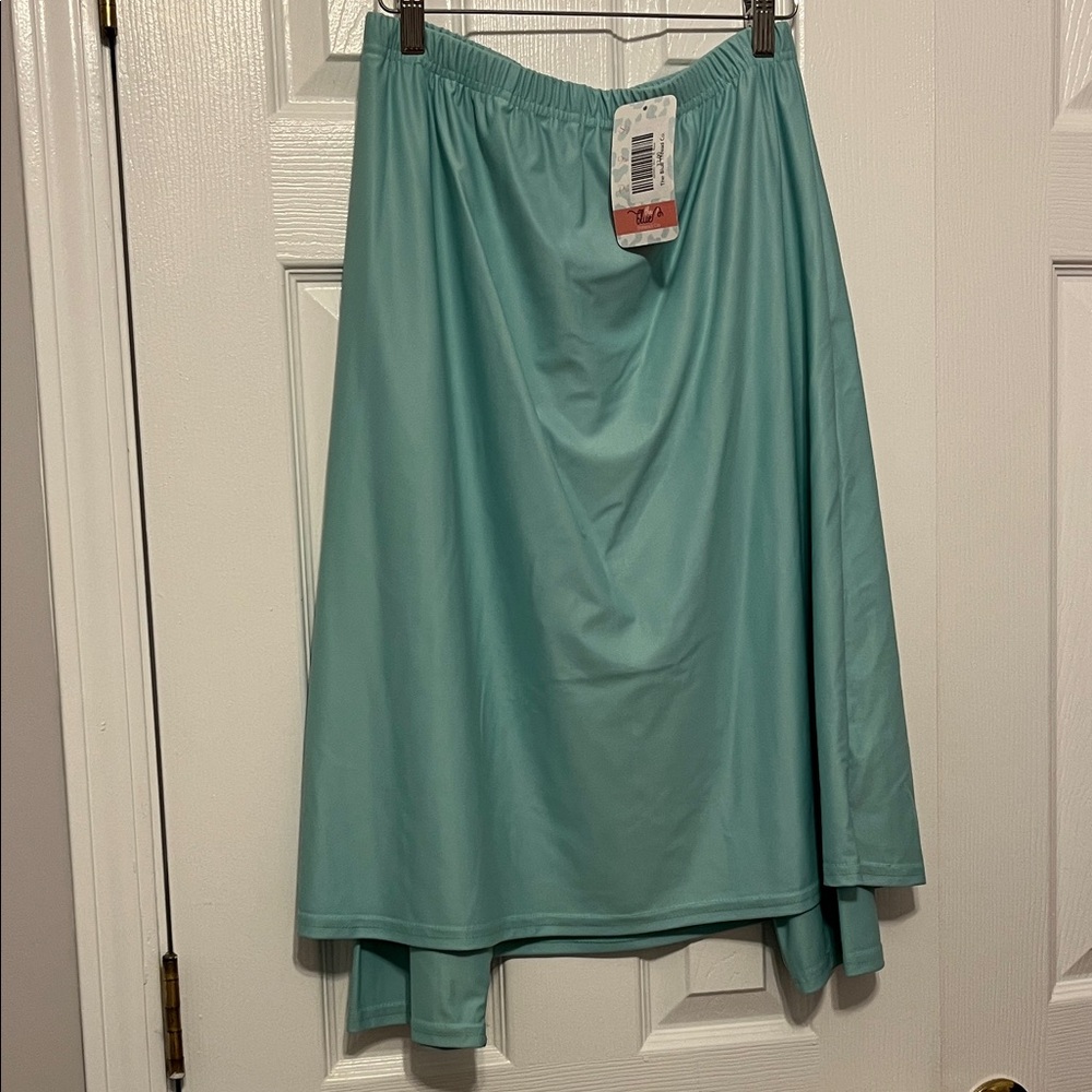 NEW Elegant Aqua Skirt with leggings